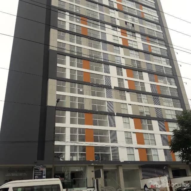 DPTO. EXCLUSIVO CON 3 HABITACIONES - BIEN UBICADO. — foto 1