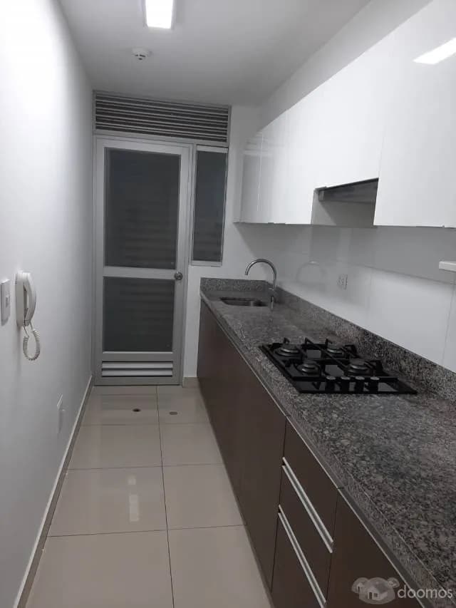 DPTO. EXCLUSIVO CON 3 HABITACIONES - BIEN UBICADO. — foto 4