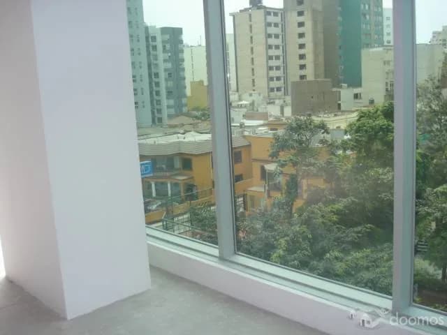 Alquiler de oficina en moderno edificio empresarial "El Reducto" — foto 3