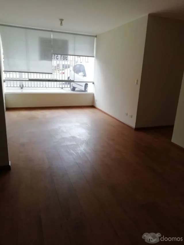 VENDO LINDO DEPARTAMENTO EN PRIMER PISO CON COCHERA — foto 1