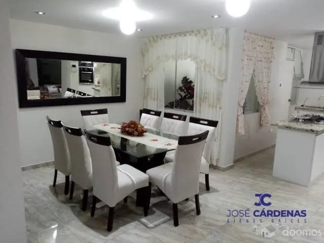 EN VENTA HERMOSA CASA CON PISCINA EN HUANCHACO — foto 2