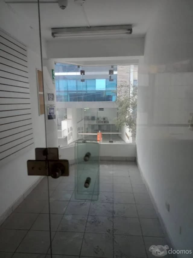 EN VENTA LOCAL COMERCIAL EN MIRAFLORES — foto 8