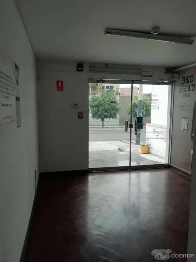 Local comercial u oficina amplia en San Isidro. Lima. — foto 3