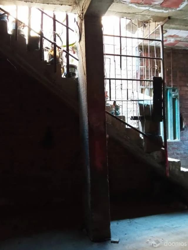Venta de casa con plano + título de propiedad en el distrito de Mi Perú — foto 8