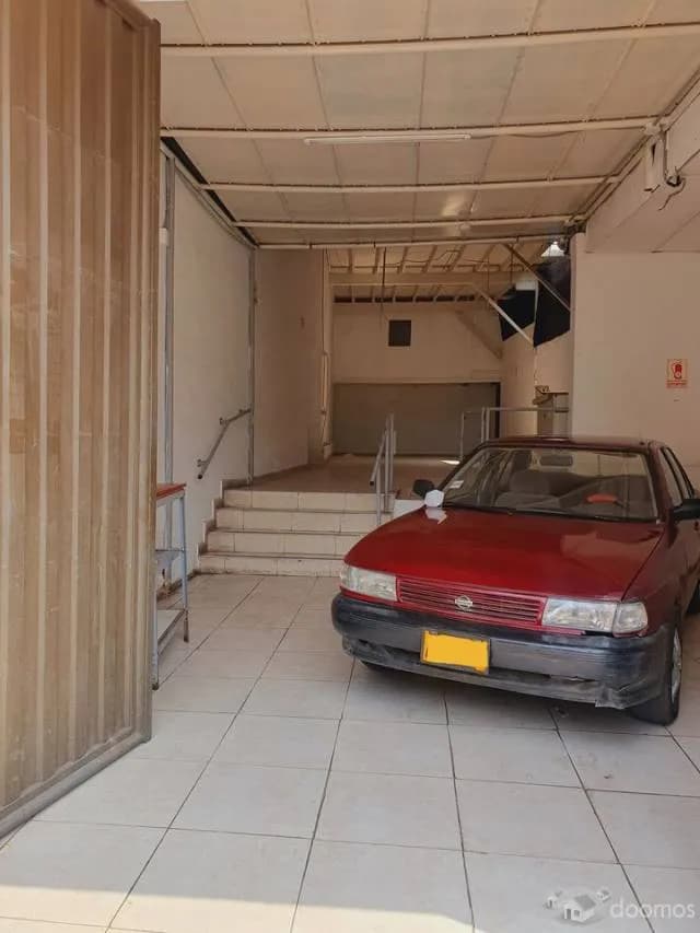 ALQUILO LOCAL COMERCIAL 220 M² CENTRO HISTÓRICO DE LIMA C/ ESTACIONAMIENTO — foto 2