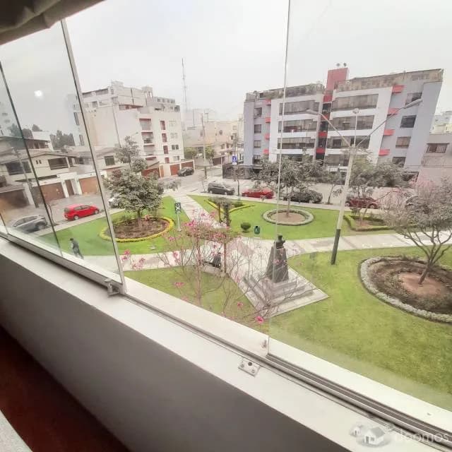 Exclusivo Triplex 200m2 con 2 Terrazas Frente a parque- San Borja — foto 3