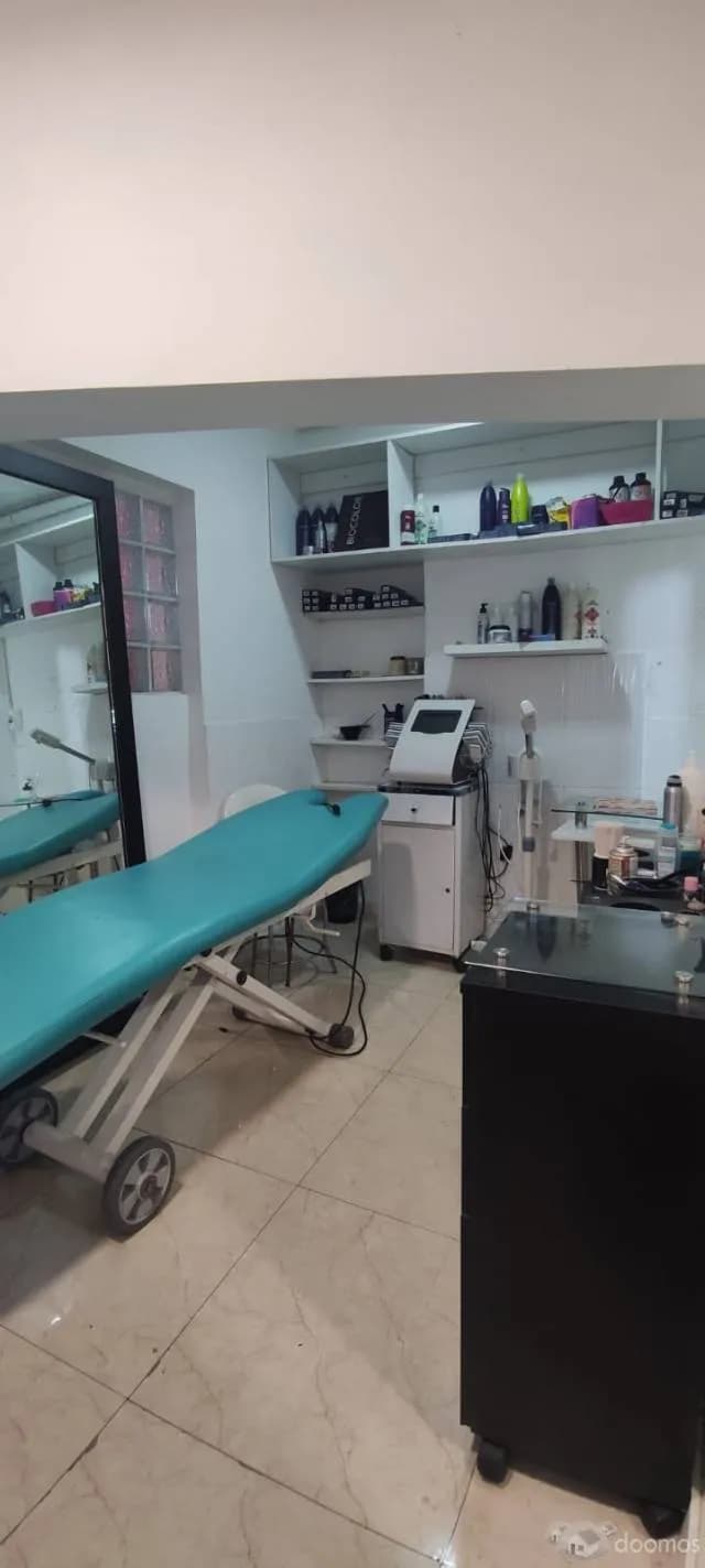 Vendo Local Comercial con Licencia Múltiple en Zona Comercial de San Miguel — foto 4