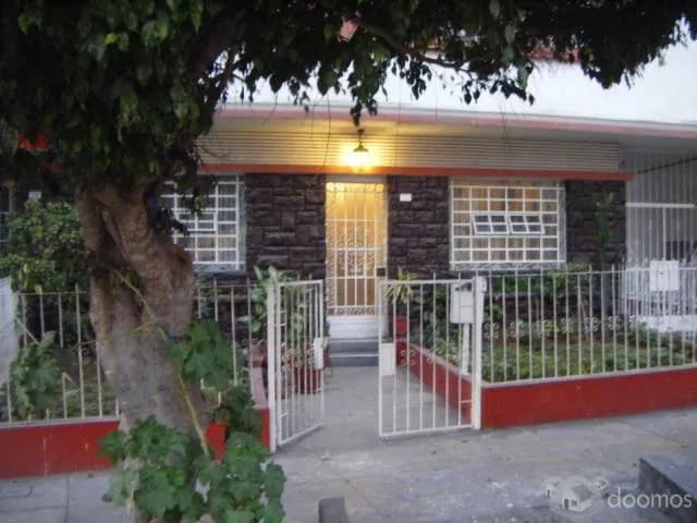 casa de 2 dormitorios con jardin exterior y puerta a la calle. — foto 2