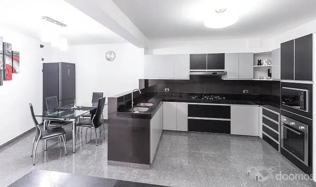 HERMOSA CASA EN ZONA EXCLUSIVA DE SURCO — foto 3