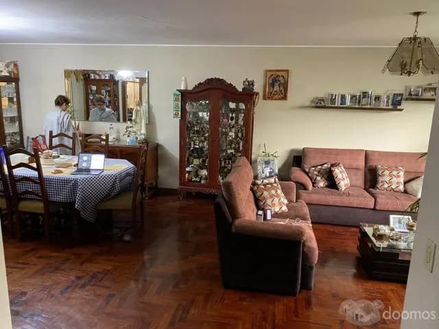 única casa de 3 pisos  cerca peruano japonés — foto 3