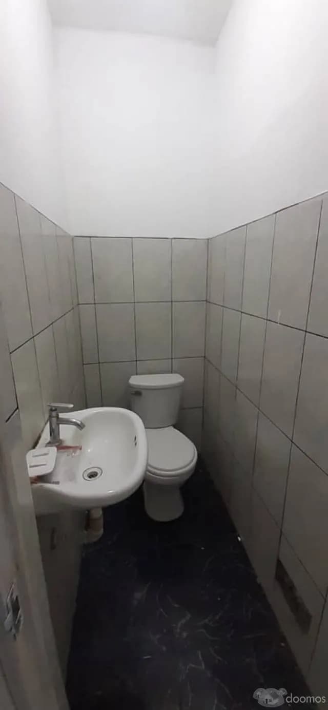 SE ALQUILA LOCAL COMERCIAL en un 1ER PISO Y PLENA AVENIDA — foto 3