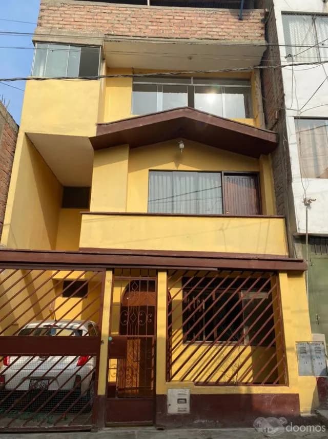 VENTA DE CASA DE 3 PISOS SAN JUAN DE MIRAFLORES — foto 1