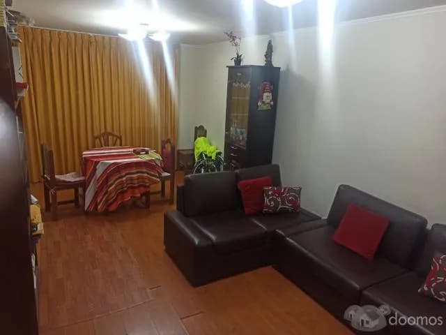 Alquilo amplia habitación en departamento — foto 1