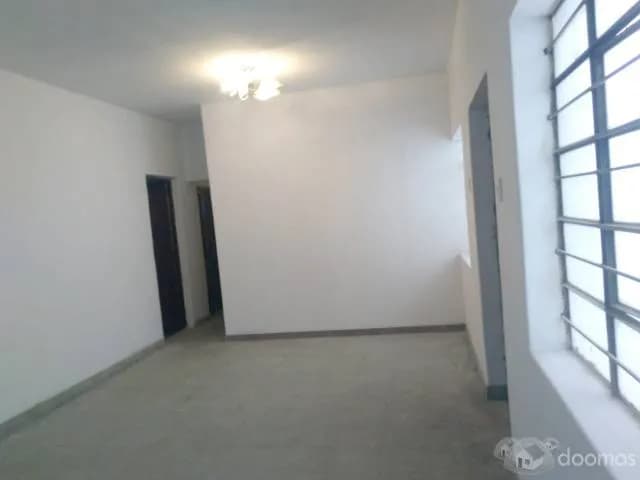 Gran Casa Familiar con Cochera y Jardín — foto 4