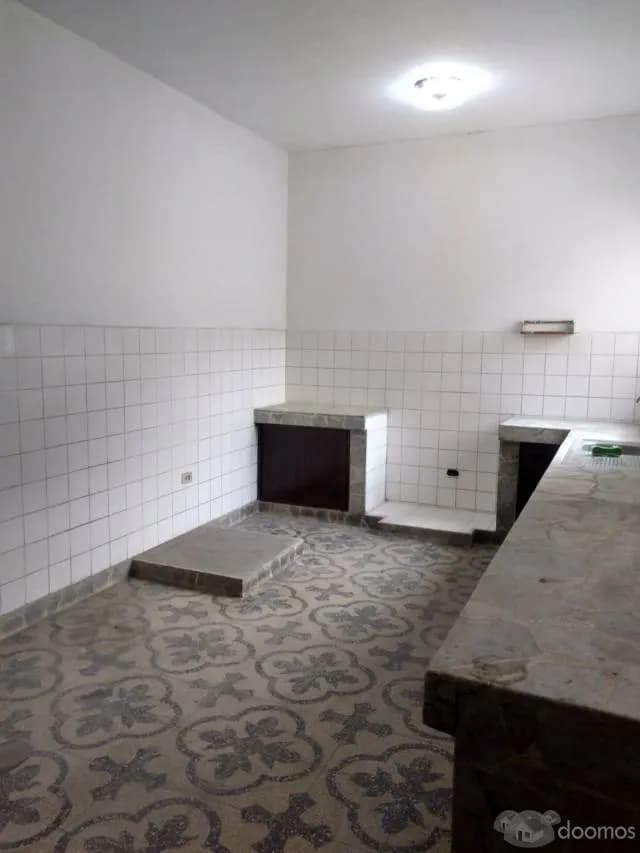 Gran Casa Familiar con Cochera y Jardín — foto 6