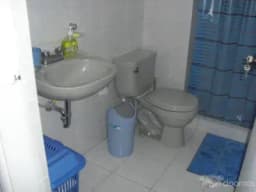 ALQUILO HABITACION SOLO PARA DAMAS!