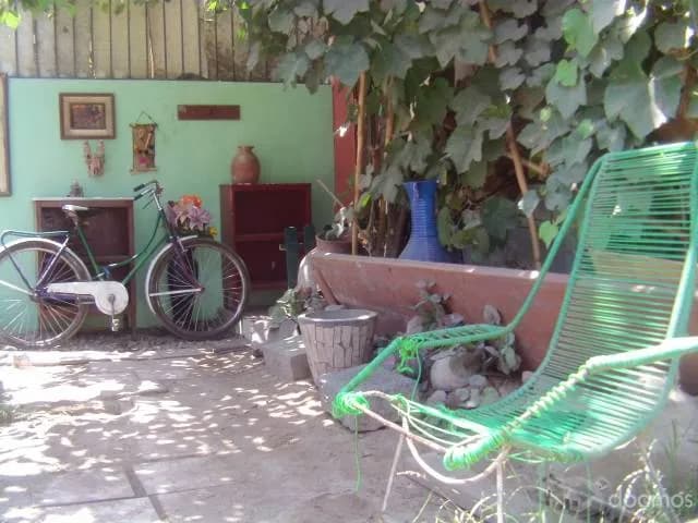 casa comercial 3 pisos - 2 departamentos - zona comercial  - $ 100. — foto 1