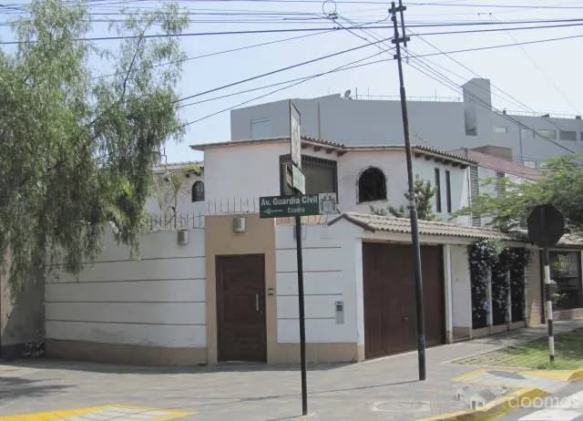 Alquiler de Casa de 250m2 en San Isidro — foto 1