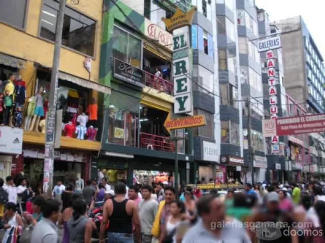 ALQUILO TIENDA EN C.C. EL REY DE GAMARRA — foto 1