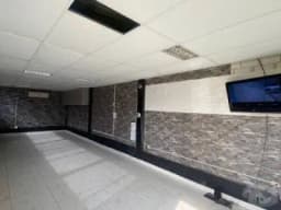 ALQUILO LOCAL COMERCIAL/INDUSTRIAL CON ALMACEN Y OFICINAS