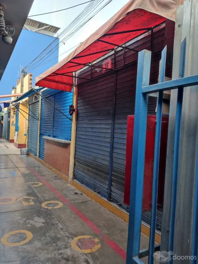 VENDO PUESTO EN EL MERCADO DE ABASTOS DE LOS PROCERES — foto 1