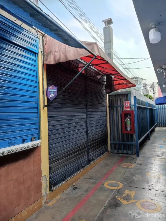 VENDO PUESTO EN EL MERCADO DE ABASTOS DE LOS PROCERES — foto 2