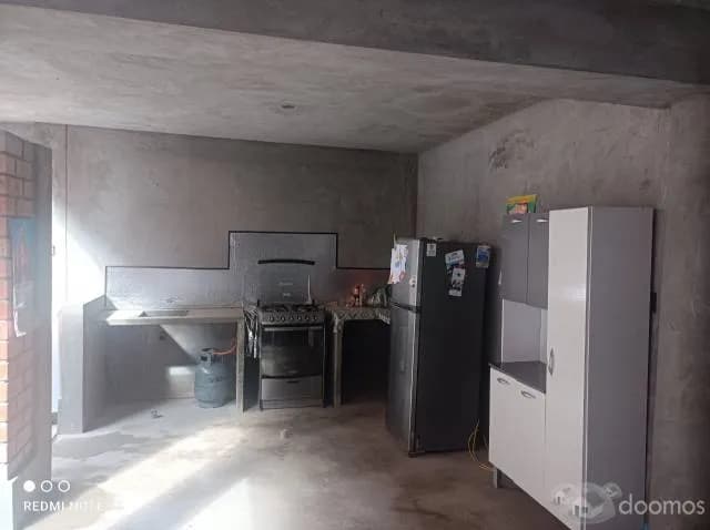 Casa Recién Construida De Dos Pisos Cerca A Parque Con Estructuras Para 3 Pisos. — foto 5