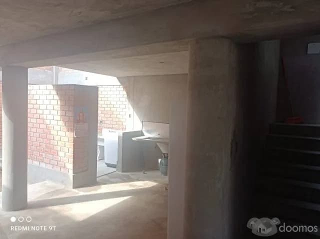 Casa Recién Construida De Dos Pisos Cerca A Parque Con Estructuras Para 3 Pisos. — foto 7