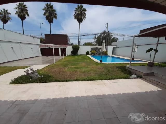 Casa en La Molina de 1000m2, Camacho , zona exclusiva, Lima. — foto 2