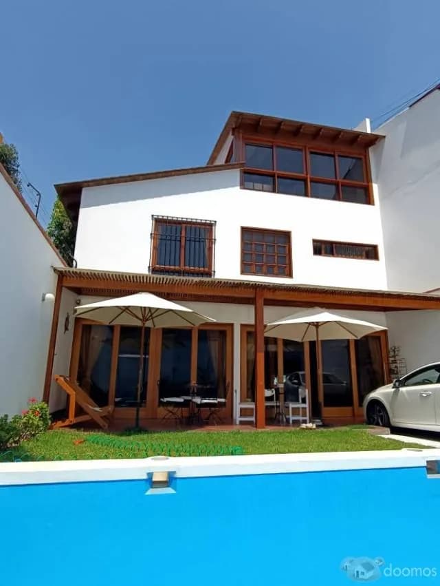 Casa con piscina, terraza, 4 dorm, 7 baños, vista al parque — foto 1