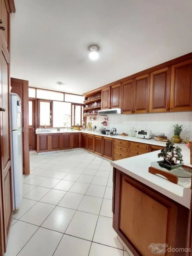 Casa con piscina, terraza, 4 dorm, 7 baños, vista al parque — foto 6