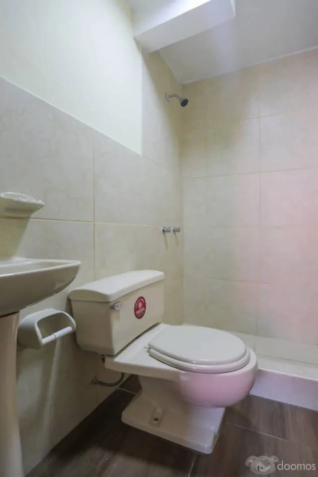 *SE ALQUILAN MODERNAS HABITACIONES URB. CIPRESES* — foto 9