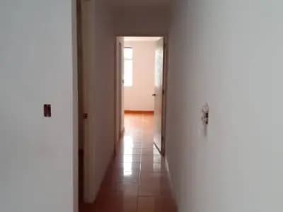 CASA DE 3 PISOS