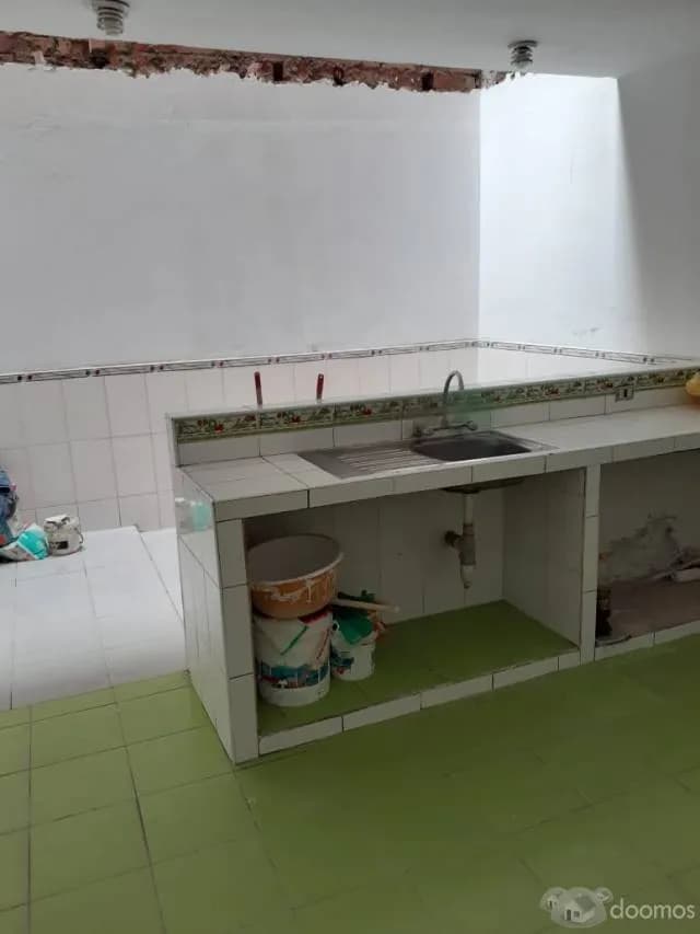 CASA DE 3 PISOS — foto 3
