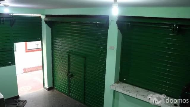 Venta de tres puestos comerciales para negocio — foto 1