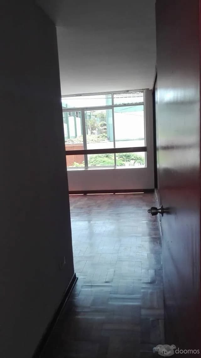 VENDO CASA 2 PLANTAS EN MIRAFLORES, URB. BENAVIDES — foto 11