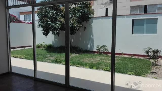 VENDO CASA 2 PLANTAS EN MIRAFLORES, URB. BENAVIDES — foto 15