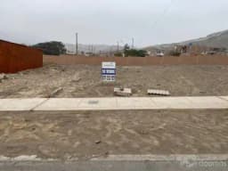 Se vende terreno en urbanizacion familiar