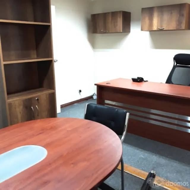 ALQUILER OFICINA AMOBLADA EN CENTRO EMPRESARIAL MIRAFLORES — foto 1
