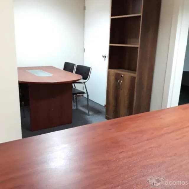 ALQUILER OFICINA AMOBLADA EN CENTRO EMPRESARIAL MIRAFLORES — foto 5