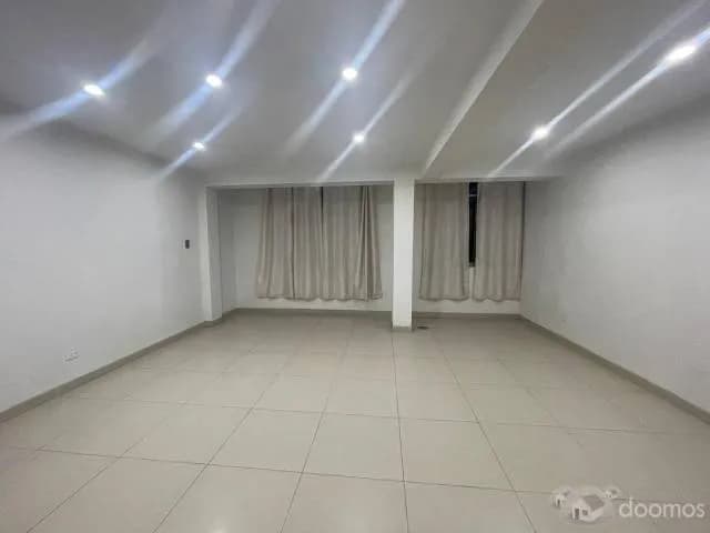 ALQUILER DE LOCAL COMERCIAL AVENIDA DOMINICOS 2DO PISO — foto 1