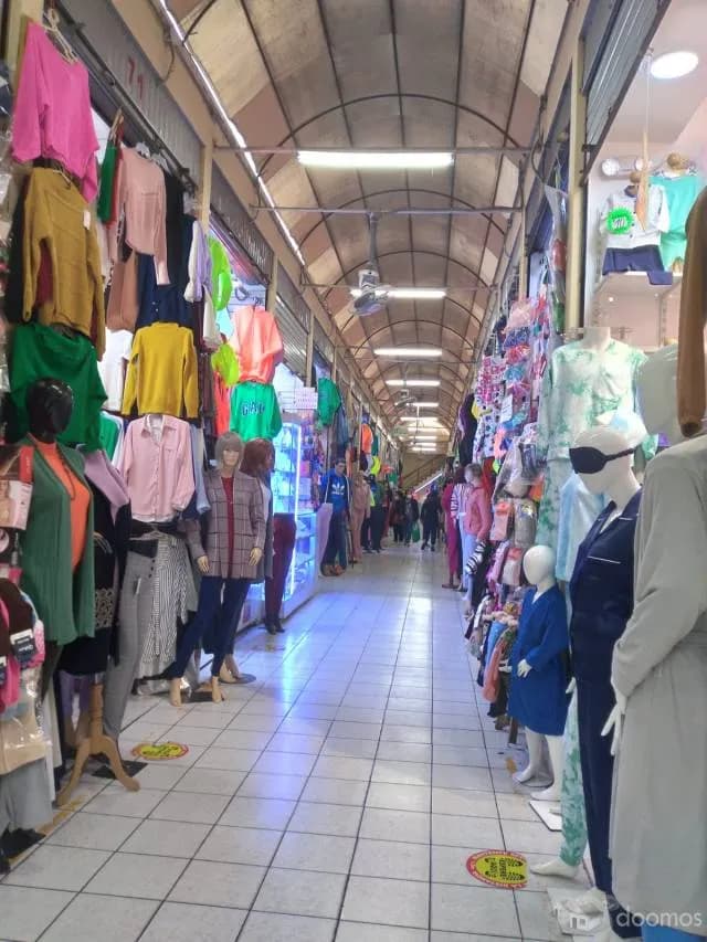 SE VENDE STAND EN EL CENTRO COMERCIAL EL UNIVERSO ACCU 2 — foto 4