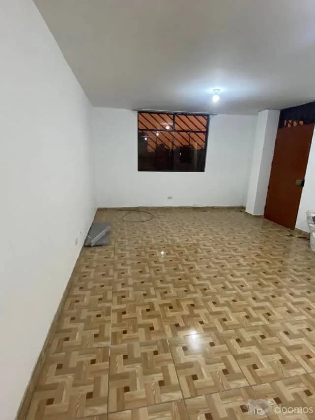 Vendo Amplio Departamento en Urb. La Alborada COMAS. — foto 4