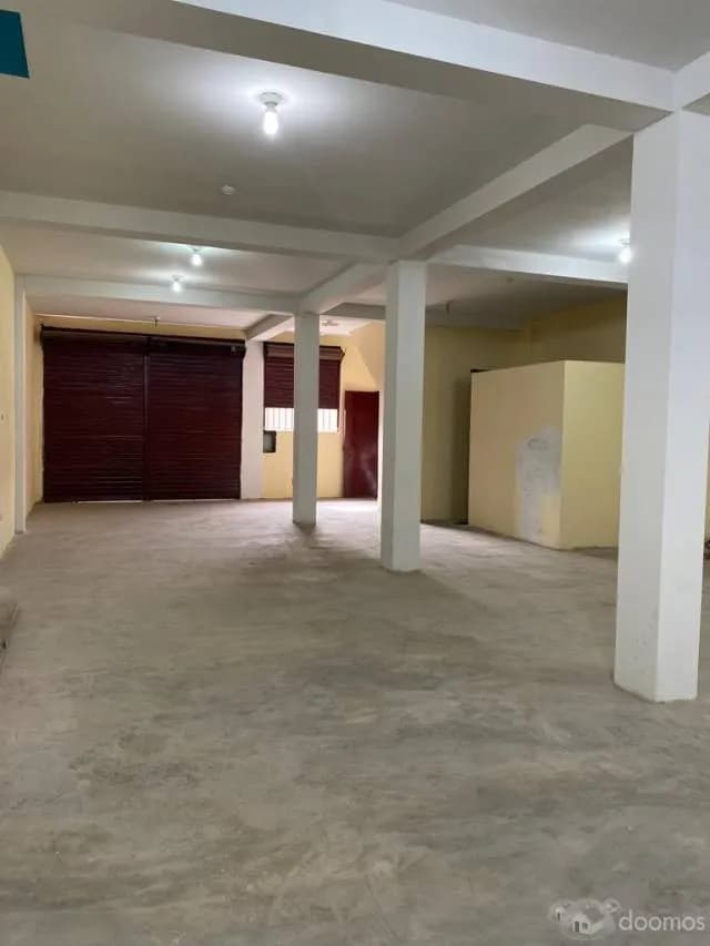 CASA CON LOCALES COMERCIALES IDEAL PARA TALLER/ OFICINAS — foto 7