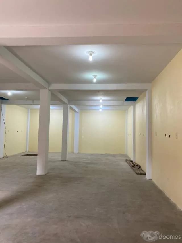 CASA CON LOCALES COMERCIALES IDEAL PARA TALLER/ OFICINAS — foto 8