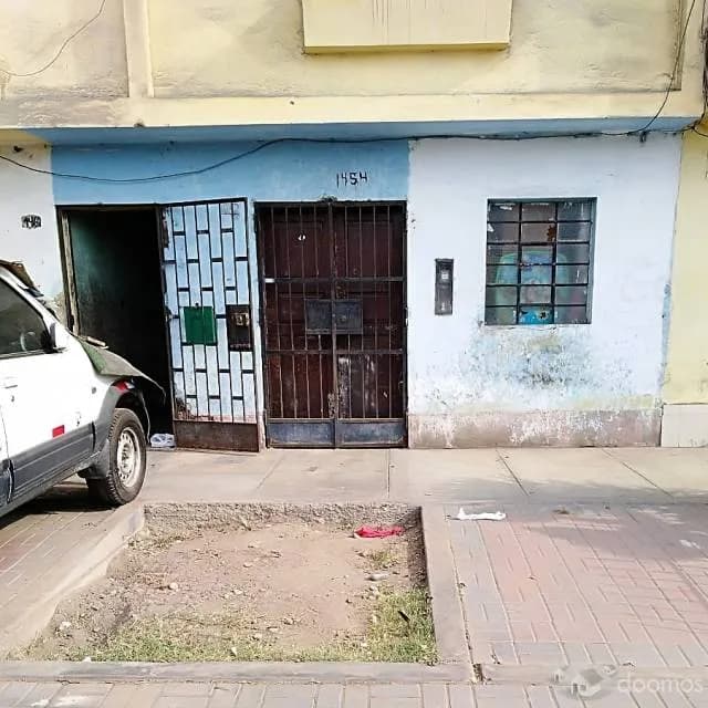 Local comercial o vivienda. Excelente ubicación. — foto 1