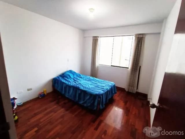 SE VENDE AMPLIO DEPARTAMENTO EN PUEBLO LIBRE — foto 2