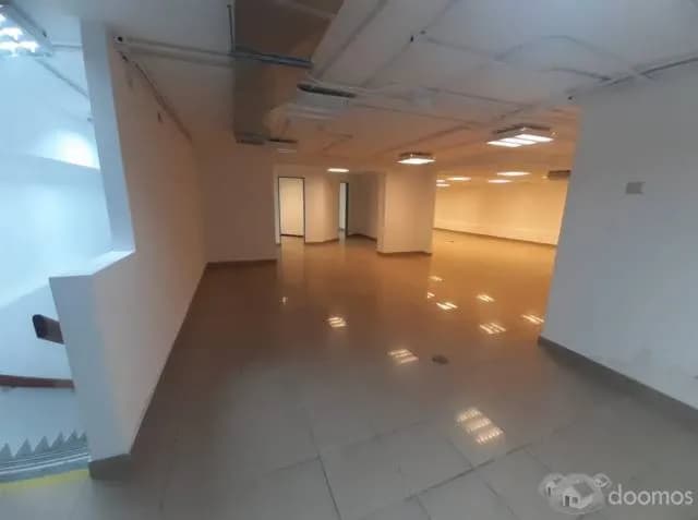 Alquiler de local comercial en San Isidro — foto 4
