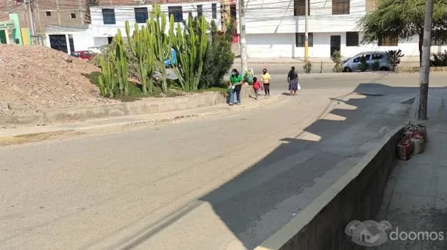 OPORTUNIDAD VENTA DE CASA DE 2 PISOS MAS AZOTEA CON 3 DEPTS — foto 2