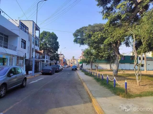 Vendo Casa como Terreno 160 m2 Urb. Los Laureles Chorrillos — foto 2